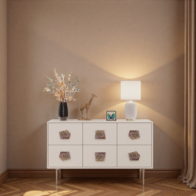 Buffet artistique de style crème français, H 33,46 po x l 47,24 po x P 15,75 po