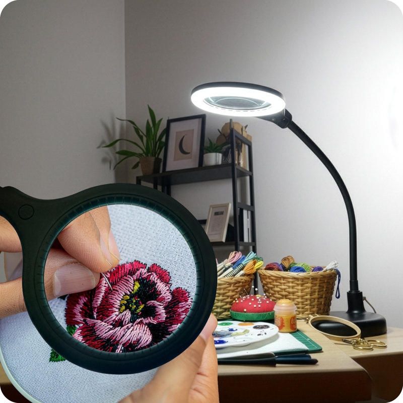 Lampe de bureau ajustable à loupe avec base lestée et pince interchangeables Lightview Flex 1,75X (3 dioptries), Noir
