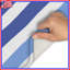 Tapis de bain bleu à rayures diagonales-128502123