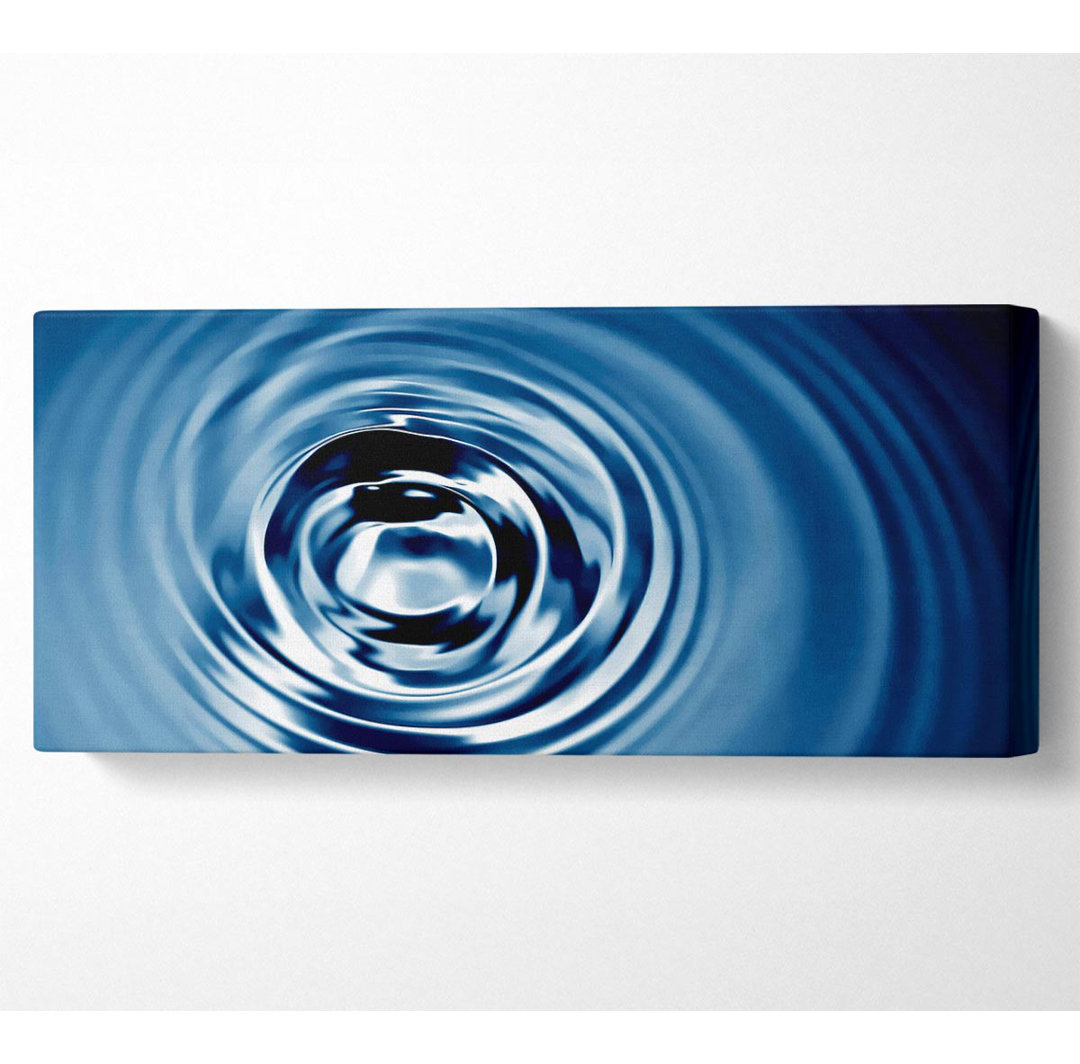 Blaues Wasser wirbelt Panoramaleinwand