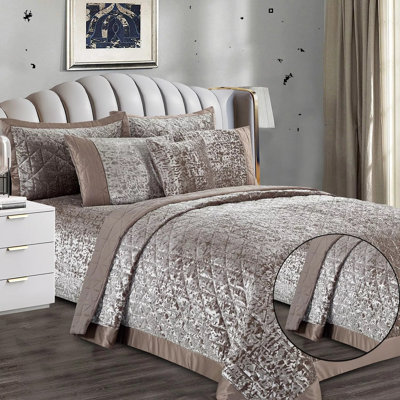 Velvet Bedspread with Pillow Shams Included