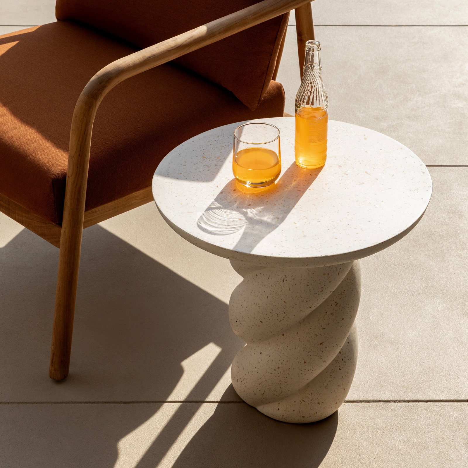 Lenny 19.7'' Concrete Outdoor Side Table