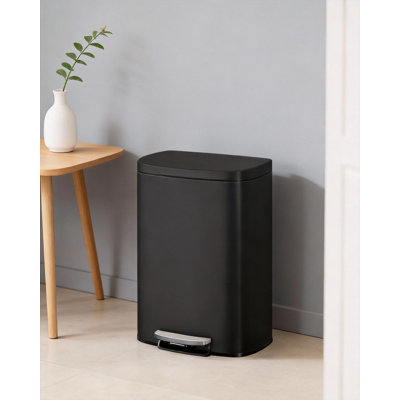 13 Gal / 50 L Step-On Garbage Bin