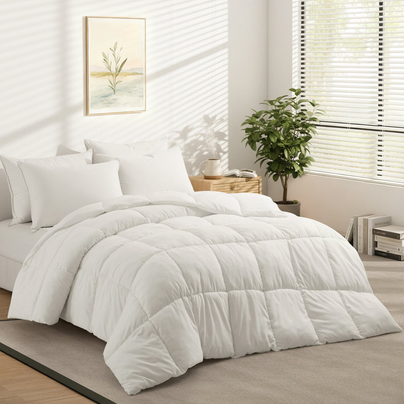 Édredon en duvet synthétique Wayfair Sleep, Édredon double / double en duvet synthétique, Blanc