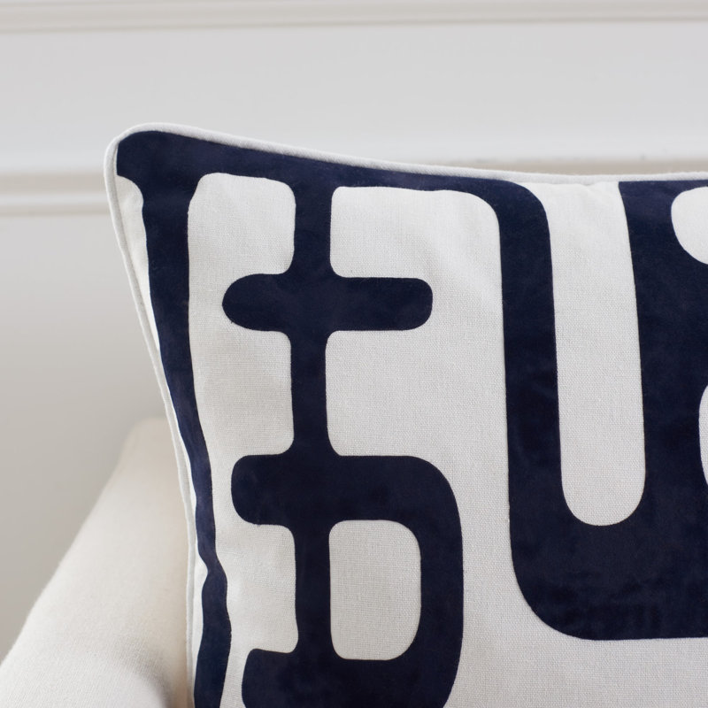 Maize 18" x 18" Beige and Navy Linen Throw Pillow Set
