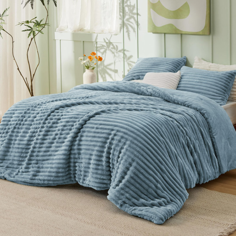 Bedsure California King Size Comforter Sets - 3-Piece Double-Sided Fleece Fluffy Sage Green Bedding, Cozy Striped Aesthetic for Modern & Guest Bedrooms, All-Season Luxury Home Decor