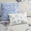 Édredon bleu grand 8 pièces en coton imprimé avec une touche chic décontractée, grand motif floral, comprend 1 édredon, 2 taies décoratives européennes, 3 coussins décoratifs assortis, jupe de lit, fer à repasser infroissable