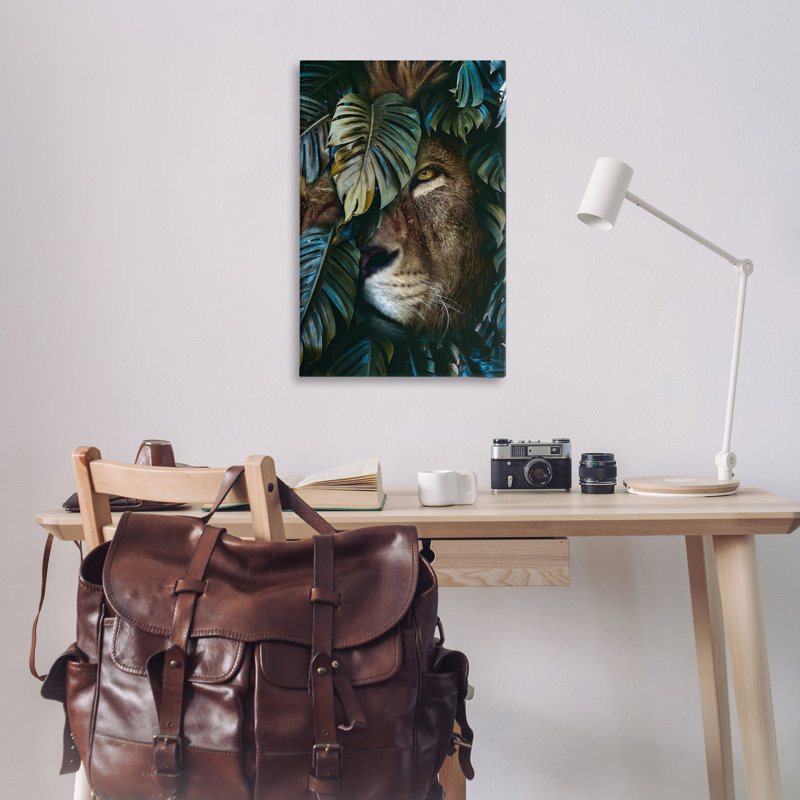 «Lion Peering Monstera Leaves», art mural sur toile par Reinders, H 24 po x l 36 po