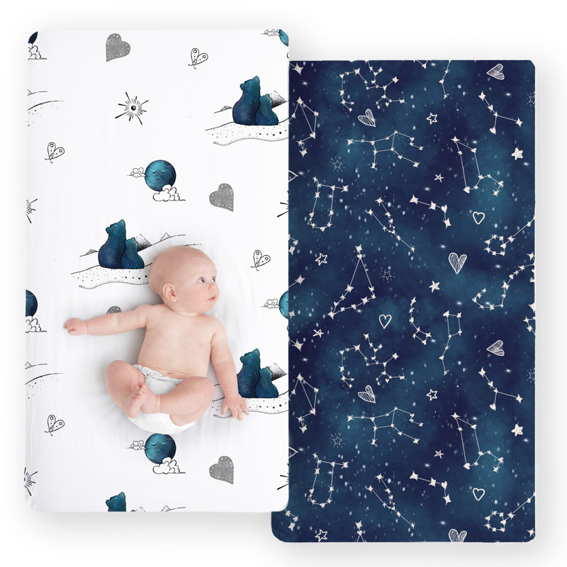 JumpOff Jo - Paquet de 2 draps-housses pour lit de bébé, drap de lit de bébé 100% coton super doux et respirant pour matelas de lit de bébé standard et lits pour tout-petits, 28 po x 52 po - Galaxy et maman ours