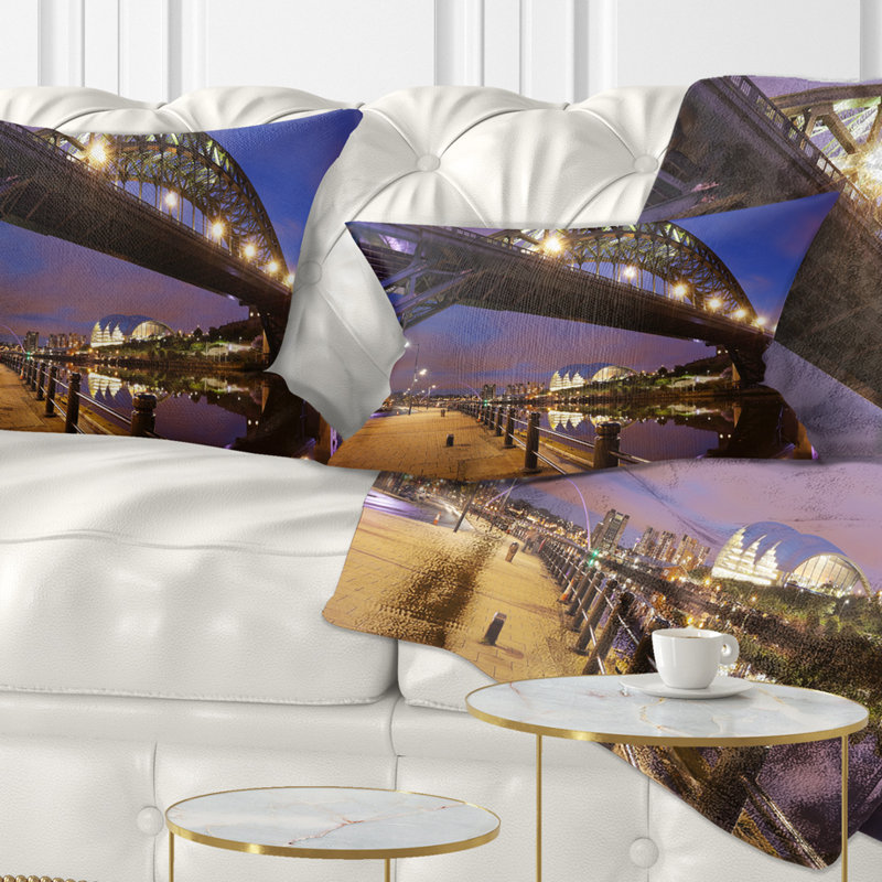 Coussin lombaire pour le newcastle cityscape ponts over river tyne