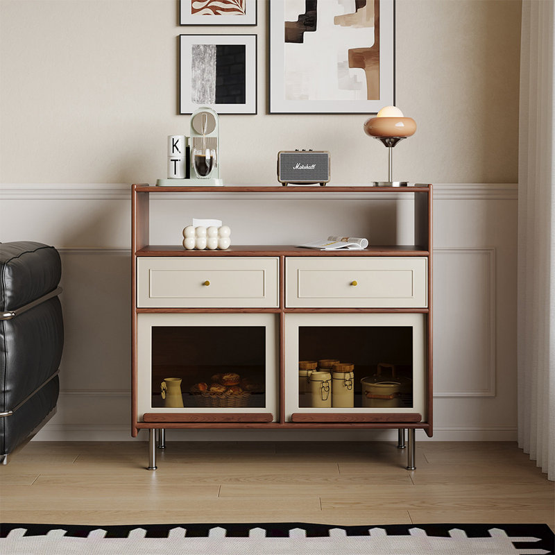 Un buffet simple et rétro, H 39,76 po x l 40,94 po x P 15,75 po