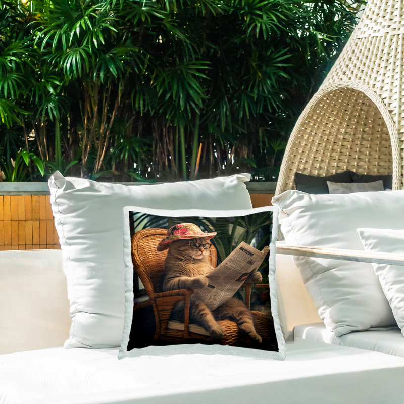 Coussin d'extérieur rigolo à imprimé chat et journal par RB