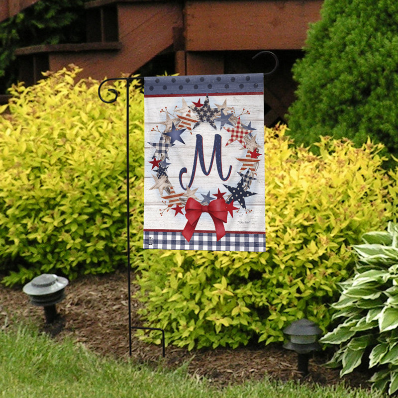 Drapeau de jardin American Wreath Monogram M