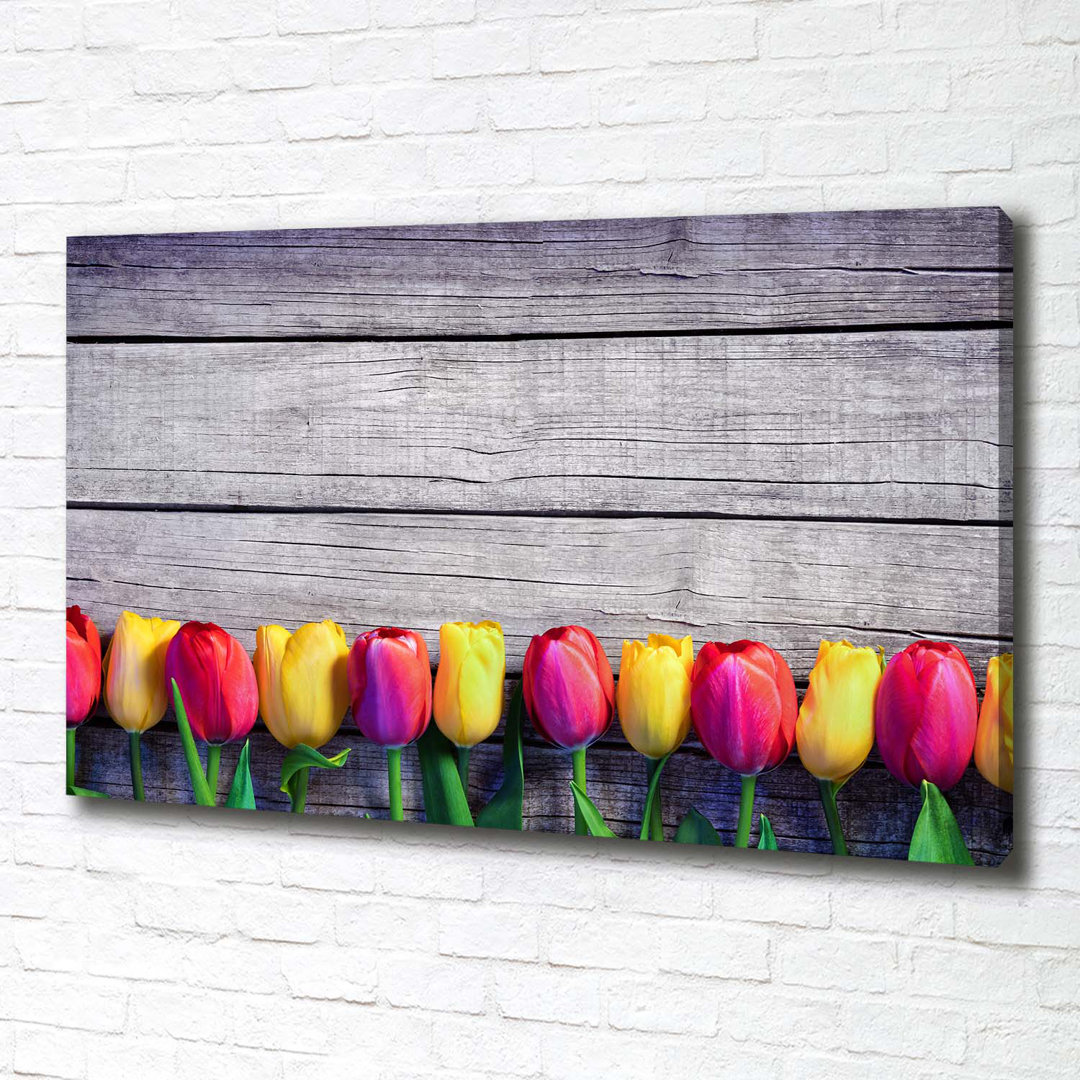 Tulpen auf dem Holz - Kunstdrucke auf Leinwand