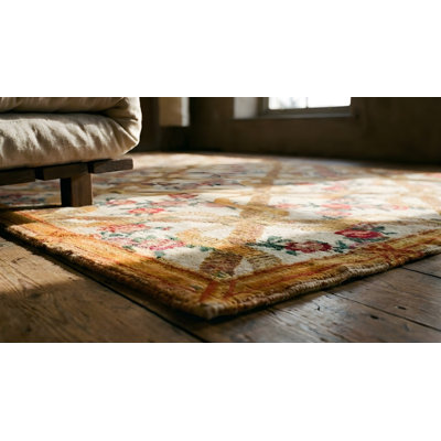 Tapis noué à motif floral antique French Savonnerie