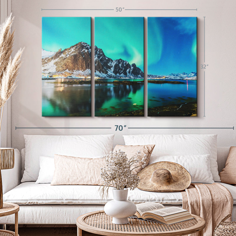 «Majestic Northern Lights», 3 pièces, H 32 po x l 50 po