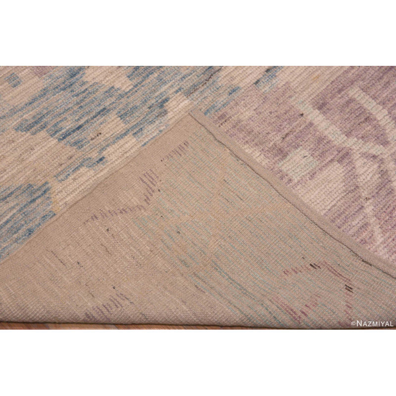 Grand tapis abstrait et contemporain neutre et tribal, unique et doux, unique en son genre