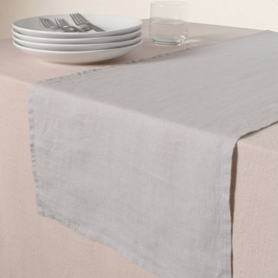 Valle Table Runner