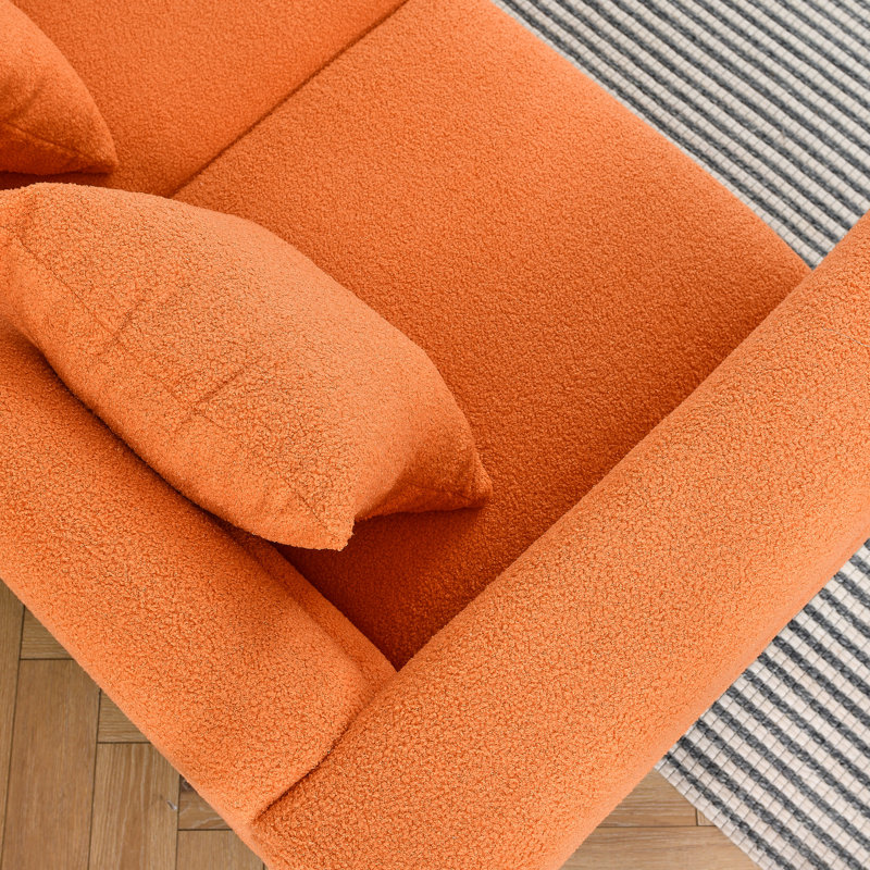 Grand canapé d'angle de 81,5 pouces en forme de L. Design moderne épuré pour la chambre à coucher. Cadre en bois massif et en métal. Matériau orange, rembourrage en mousse. 3 coussins, capacité de siège de 250 lb.
