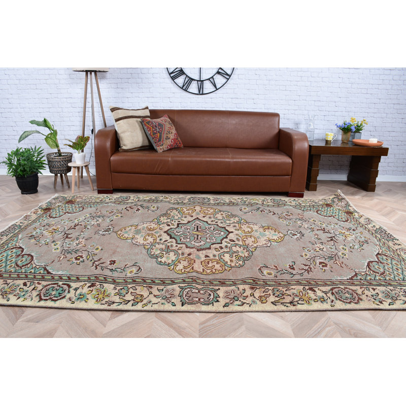 Grand tapis turc en laine fabriqué à la main avec un motif floral, idéal pour la décoration de salon et les intérieurs bohémiens - expérience de tapis unique