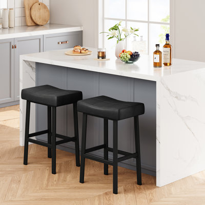 Ensemble de 2 tabourets de bar 24 po à hauteur de comptoir, siège rembourré en cuir de polyuréthane imperméable, tabouret d'îlot de cuisine sans dossier pour petits espaces et appartements, noir