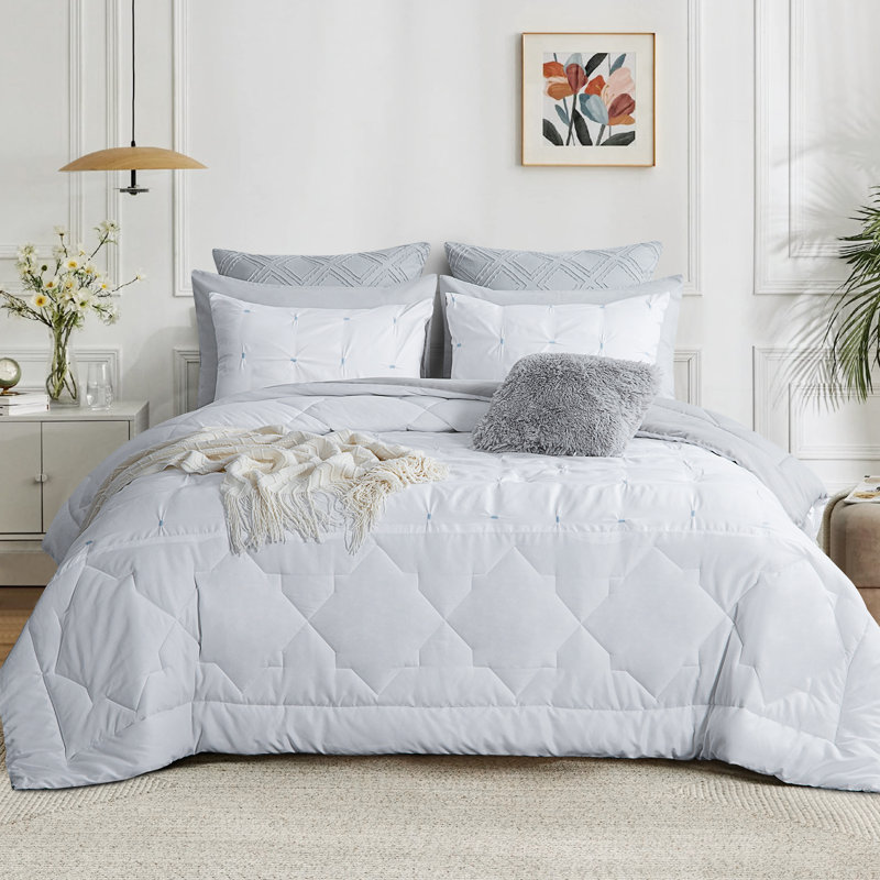 Student Dormitory Percale Geometric Shapes Comforter, Queen Comforter + 2 Standard Shams, White