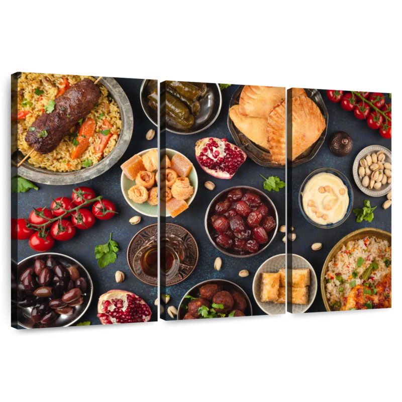Ramadan Iftar Feast, H 20 po x l 33 po