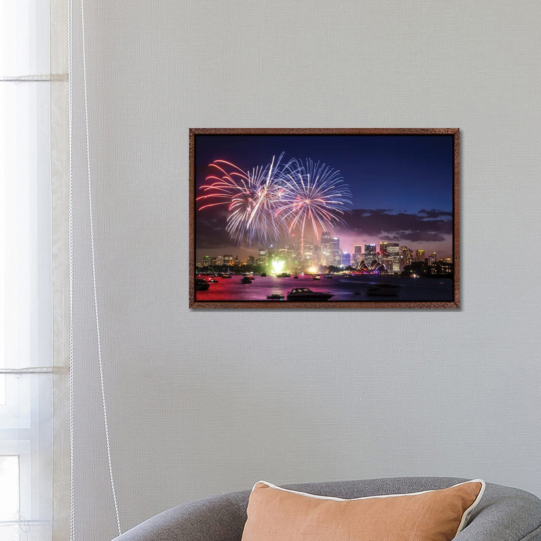 Sydney Fireworks I von Matteo Colombo - Galerie-verpackte Leinwand Giclée auf Leinwand