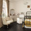 Bureau de coiffeuse 3 en 1 avec miroir rabattable et table d'appoint pliable
