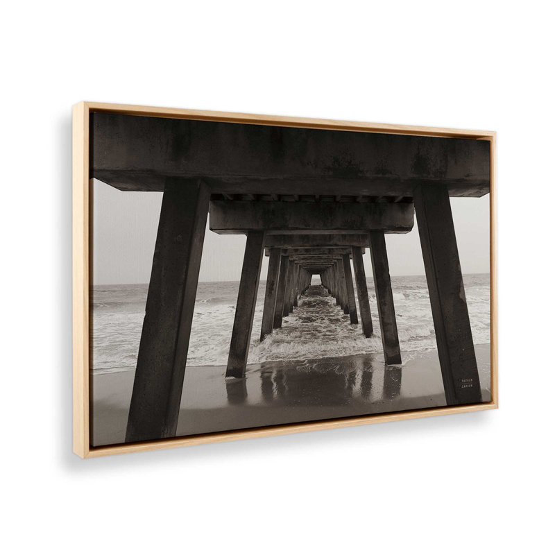 Impression sur toile Atlantic Ocean Pier par Nathan Larson, H 32 po x l 48 po, Cadre flottant, Tanné