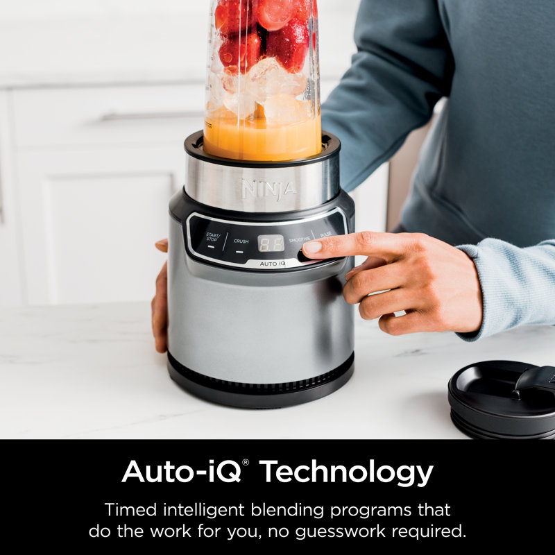 Cloud Silver 24-oz Digital Countertop Blender with Variable Speed