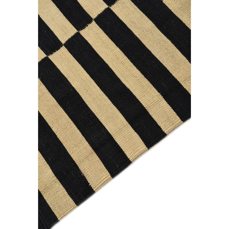 Tapis noir et blanc 4 x 6 Petrella