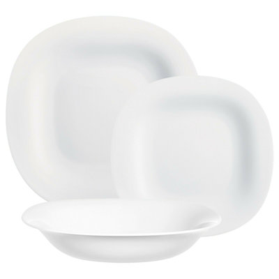 18 Piece Dinnerware Set - Service for 6