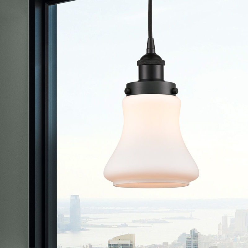 Luminaire suspendu en forme de cloche à 1 lumière Cahuilla, Blanc mat, Noir mat