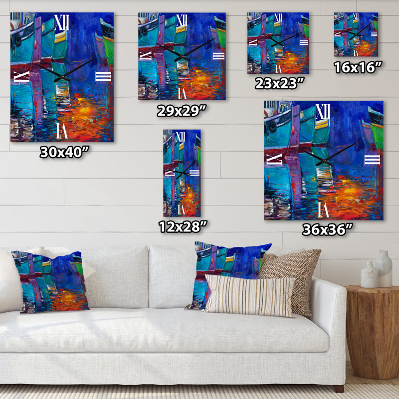 Horloge murale avec bateaux se reposant sur l'eau pendant un coucher de soleil chaud, Petit