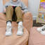 Fauteuil confortable et repose-pieds-98616276