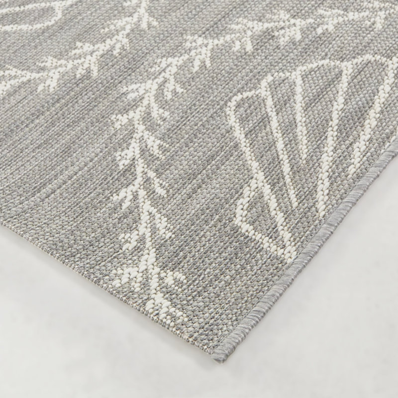 Shayne Animal Print Indoor / Outdoor Rug, Rectangle 5'3" x 7'