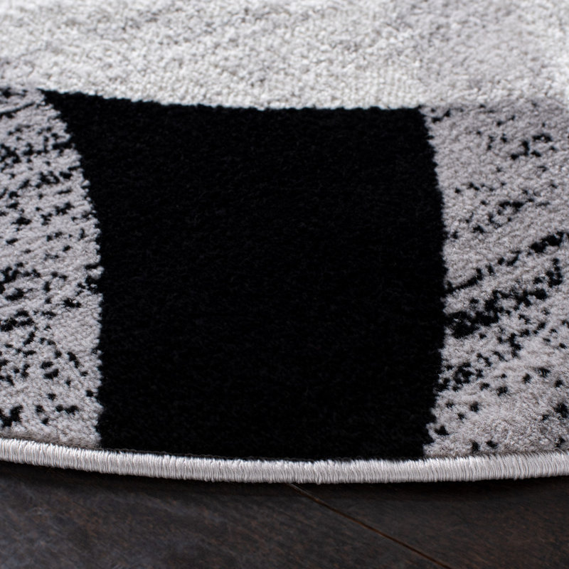 Tapis gris / rouge Anastos, Rectangle 5 pi 5 po x 7 pi 7 po