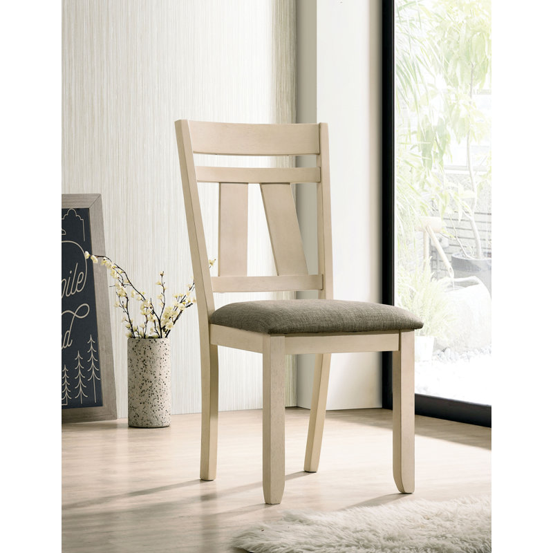 Chaise d'appoint à dossier à lattes Edgin en ivoire / gris