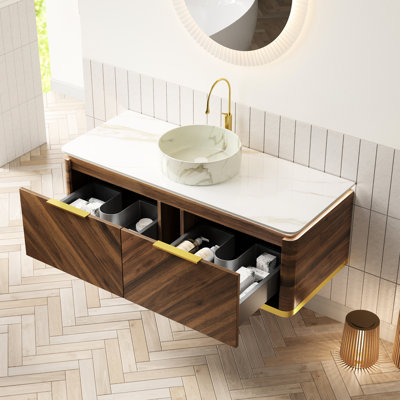 Meuble-lavabo flottant 48 po avec lavabo en céramique blanc, comptoir en pierre frittée, tiroirs en contreplaqué multicouches, poignées dorées et plateau rond à DEL activé par capteur, éclairage d'armoire