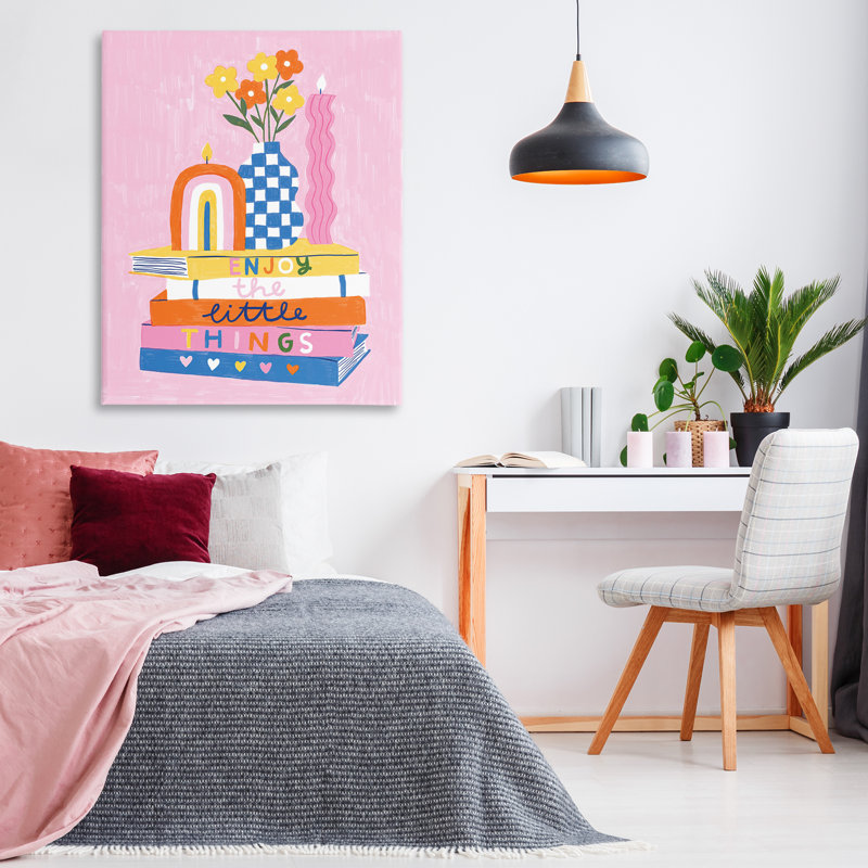 «Enjoy Little Things Bookstack», art mural sur toile par Lisa Barlow, H 48 po x l 36 po