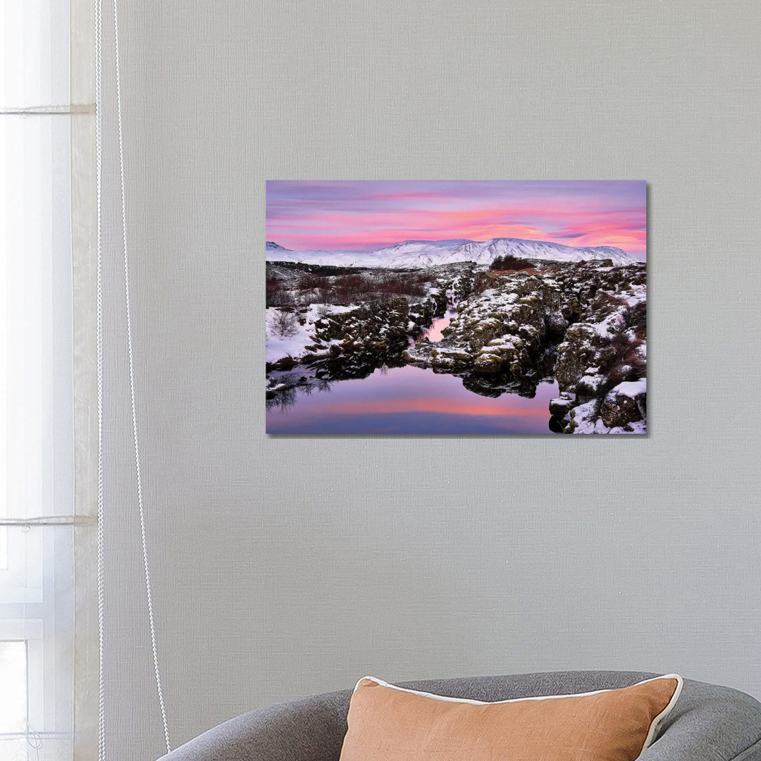 Flosagja Fissure, Thingvellir National Park, Iceland 1PC3