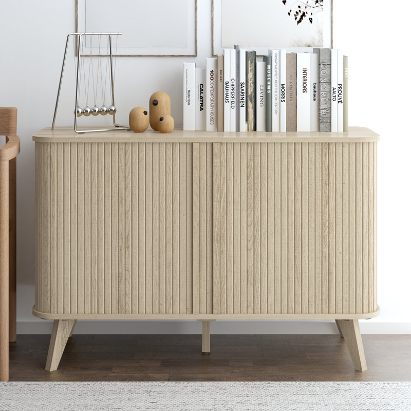 Buffet cannelé moderne avec portes et tablettes coulissantes 42,1 po Aurel, Brun