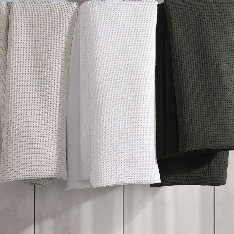 Kenneth Cole Solid Waffle Reversible Comforter Set, Queen Comforter + 2 Standard Shams, Green