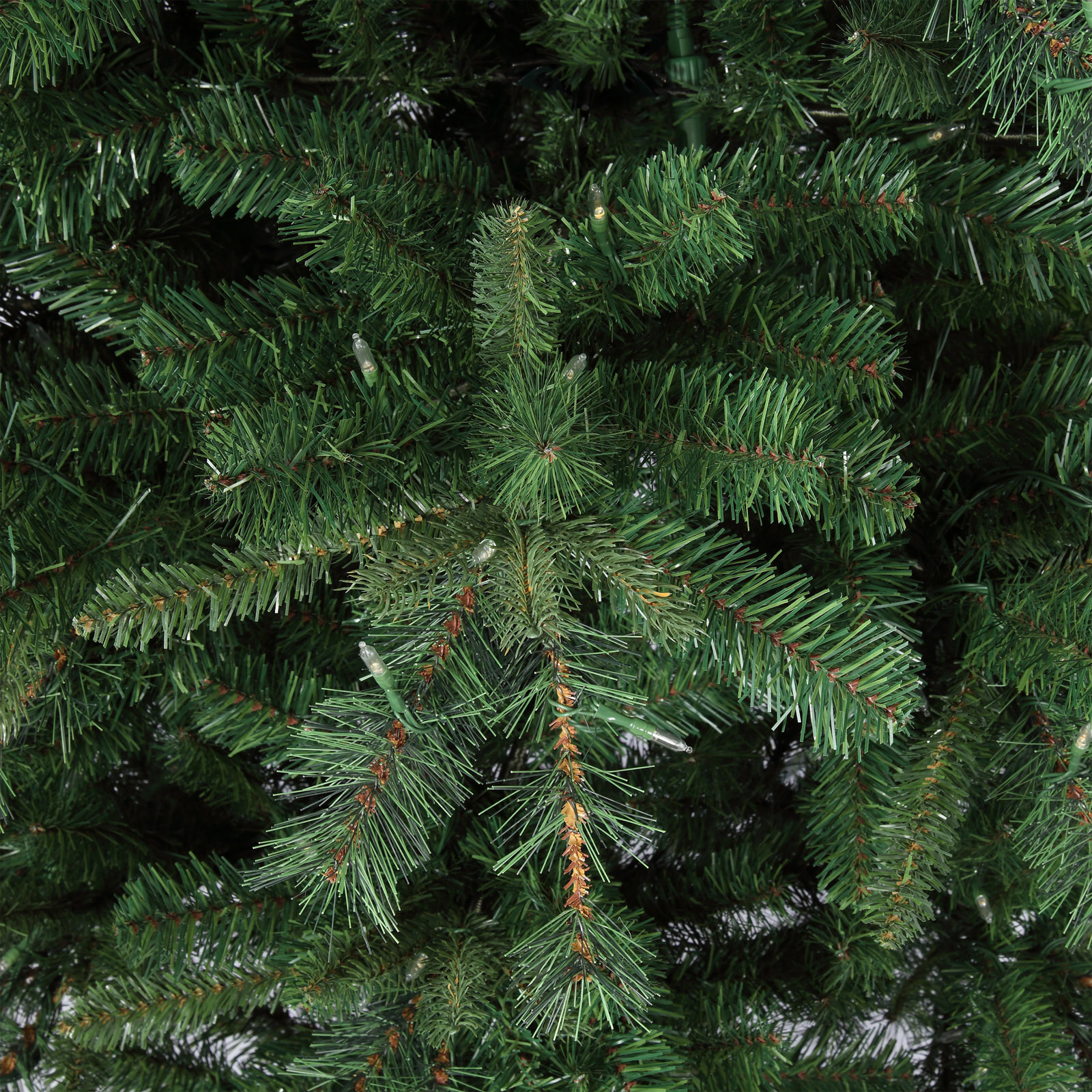 Grand 7.5' Pre-Lit Pine Christmas Tree