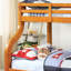 Lit superposé simple au-dessus d'un lit double en chêne au design transitionnel, en bois courbé et courbé, avec structure en bois massif attaché, 14 pièces Lattes, rails pour
