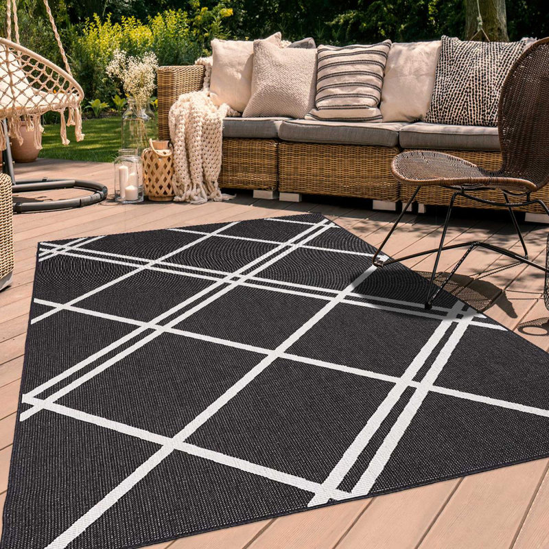 Moerlein Geometric Hand Woven Indoor / Outdoor Area Rug, Rectangle 140 x 200cm