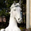Statue de cheval géant