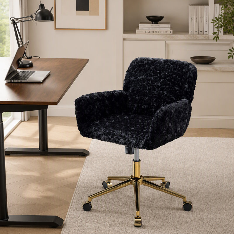 Chaise de bureau réglable avec base en métal doré, revêtement en cuir PU et conception adaptée aux animaux de compagnie pour un confort et un style optimaux