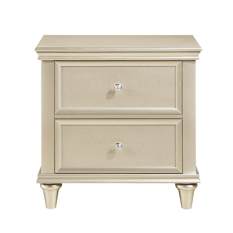 2 tables de chevet argentées pour un intérieur de chambre à coucher moderne avec 2 tiroirs de rangement